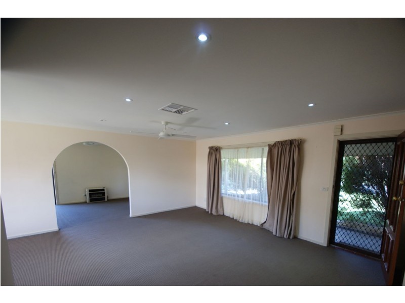 119 Decimus Street, Deniliquin NSW 2710