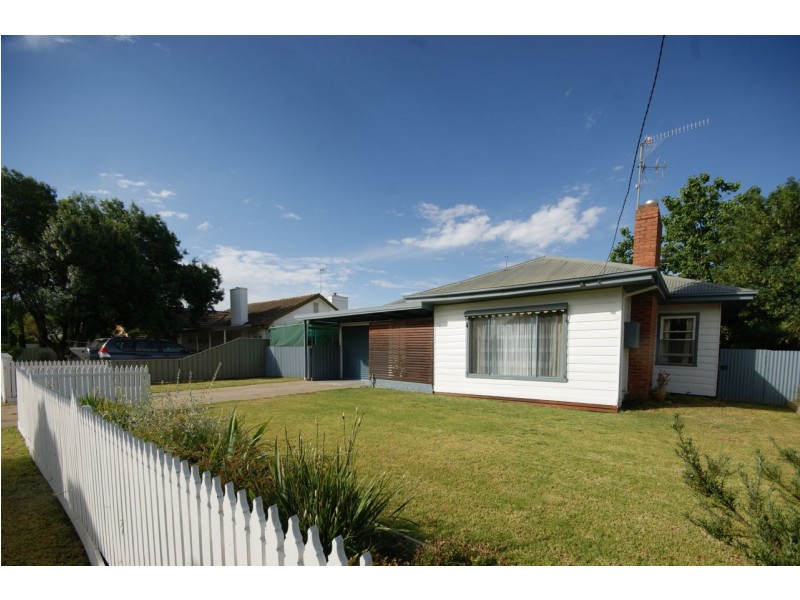 361 Sloane Street, Deniliquin NSW 2710