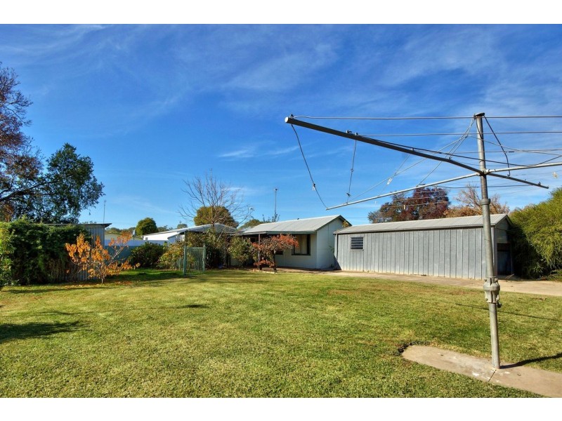 519 Poictiers Street, Deniliquin NSW 2710