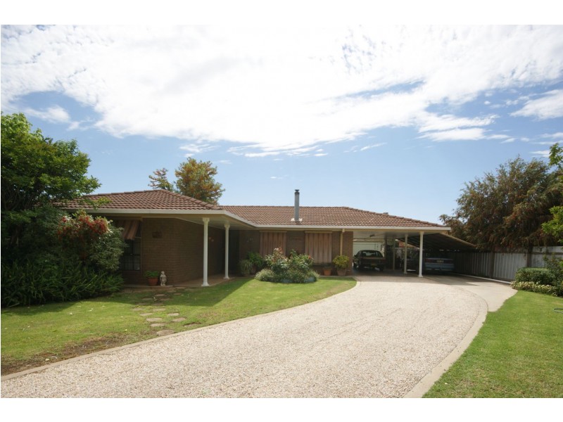 271 Noyes Street, Deniliquin NSW 2710