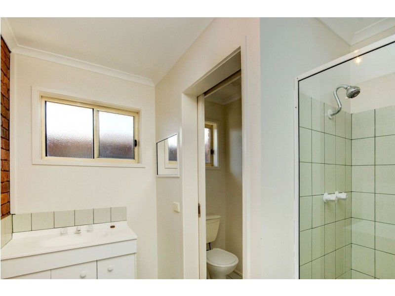 2/327 Finley Road, Deniliquin NSW 2710