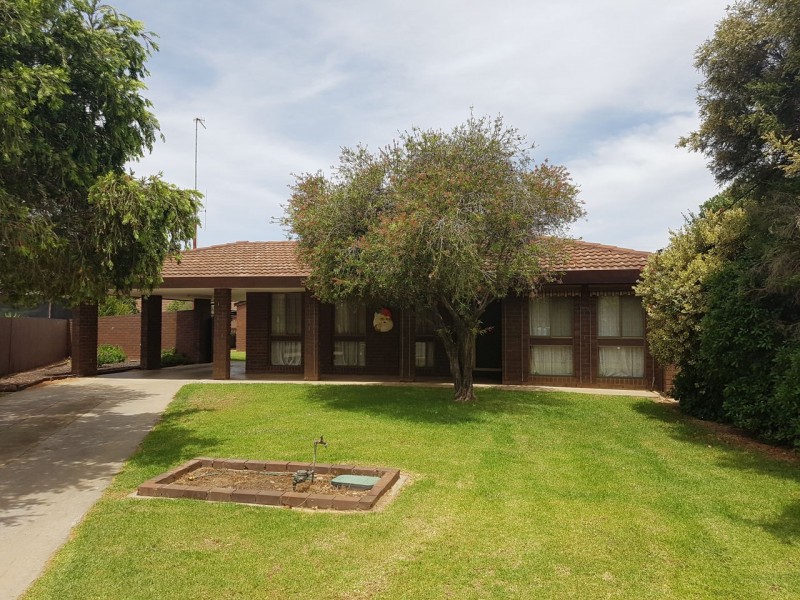 8 Gillespie Court, Deniliquin NSW 2710