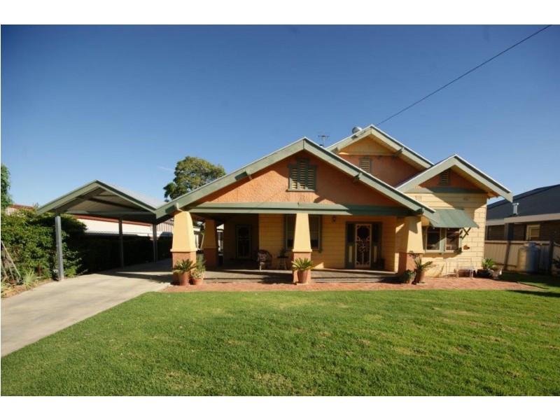 92 Junction Street, Deniliquin NSW 2710
