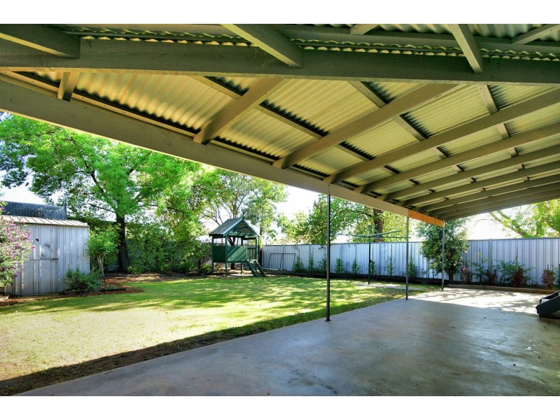 117 Hardinge Street, Deniliquin NSW 2710