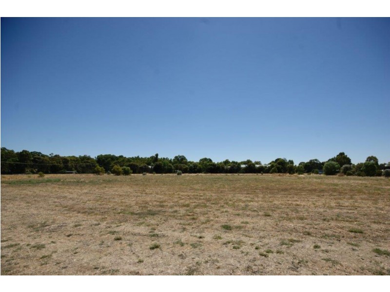 585 Henry Street, Deniliquin NSW 2710