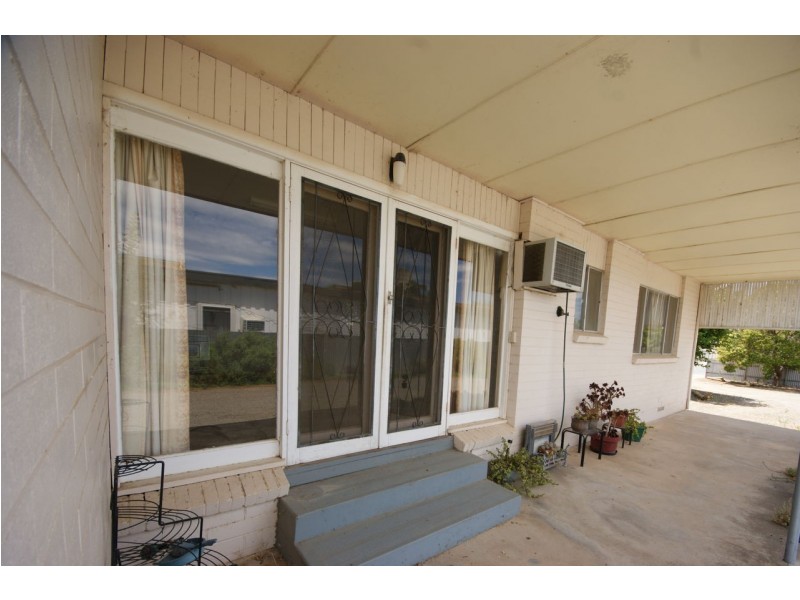 1/450 Maher Street, Deniliquin NSW 2710