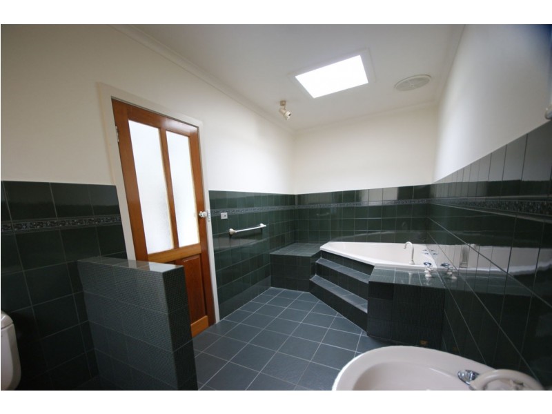 311 Harfleur Street, Deniliquin NSW 2710