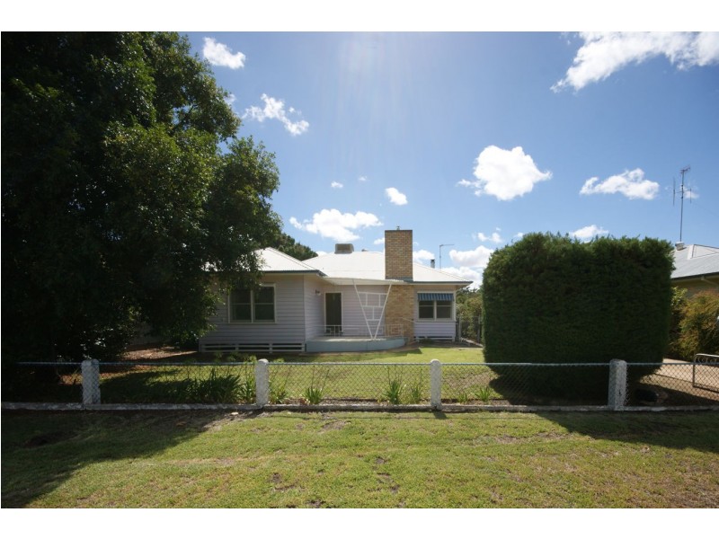 525 Maher Street, Deniliquin NSW 2710