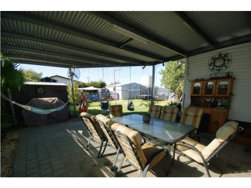 128 Decimus Street, Deniliquin NSW 2710