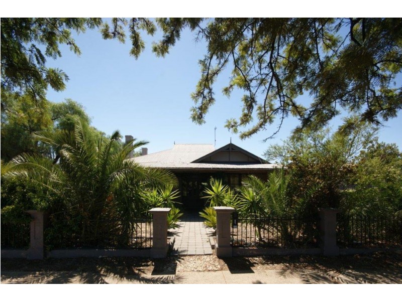 351 Henry Street, Deniliquin NSW 2710