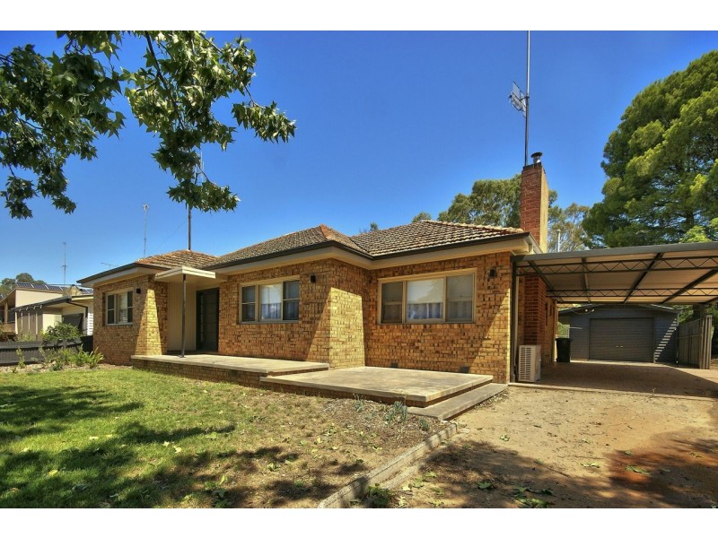 374 Victoria Street, Deniliquin NSW 2710