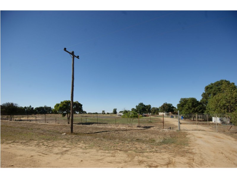 120 McCrabb Road, Deniliquin NSW 2710