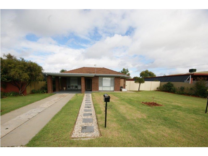 292 Fitzroy Street, Deniliquin NSW 2710