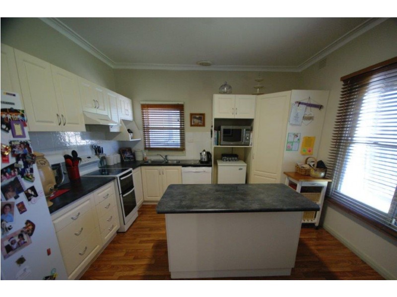 128 Decimus Street, Deniliquin NSW 2710