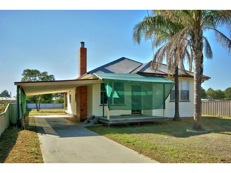 291 Sloane Street, Deniliquin NSW 2710
