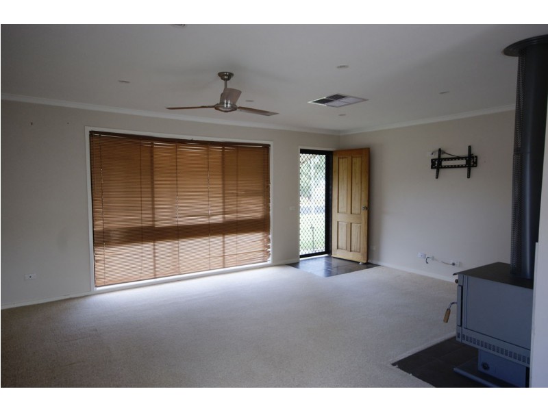 7 Johnston Crescent, Deniliquin NSW 2710