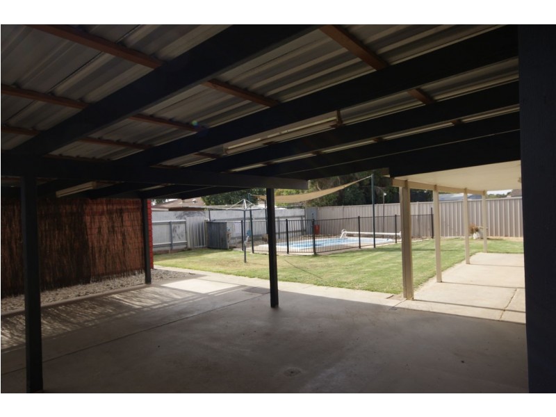 7 Johnston Crescent, Deniliquin NSW 2710