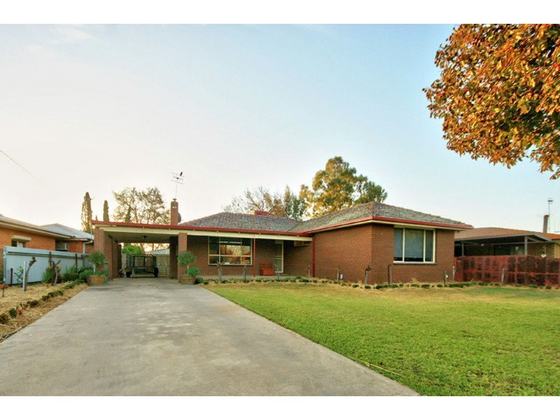 119 Burton Street, Deniliquin NSW 2710