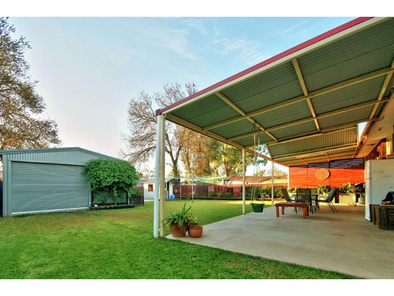 119 Burton Street, Deniliquin NSW 2710