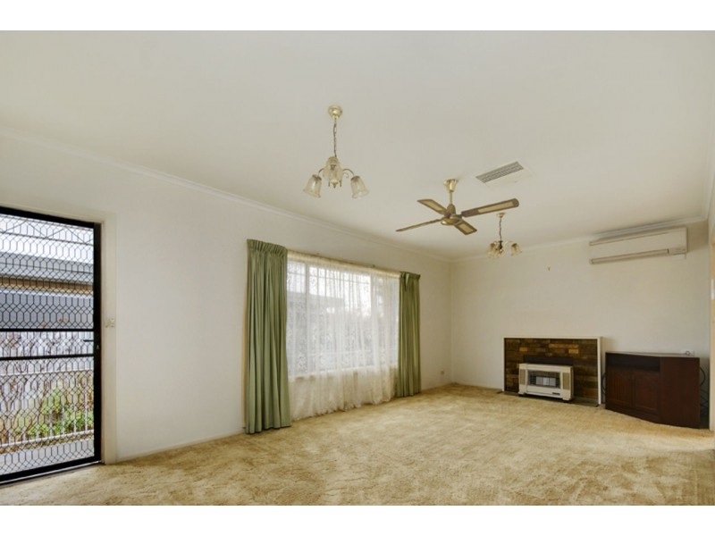 227 Waring Street, Deniliquin NSW 2710