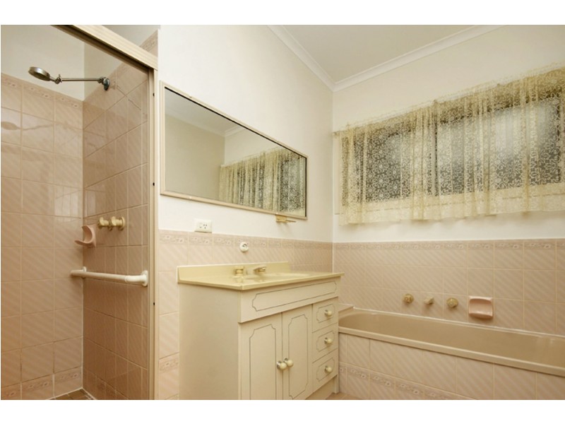 227 Waring Street, Deniliquin NSW 2710