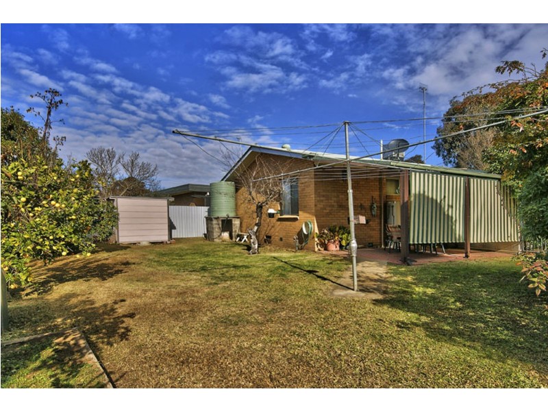 227 Waring Street, Deniliquin NSW 2710