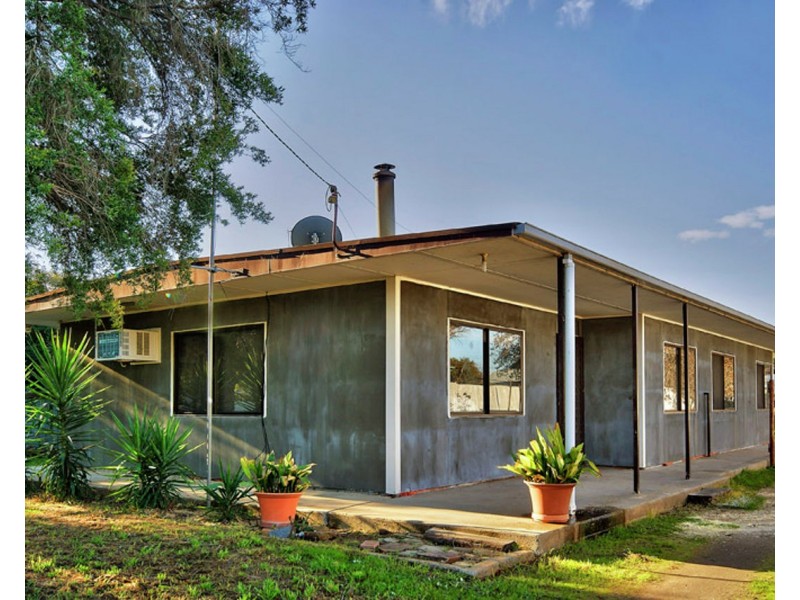 253 Victoria Street, Deniliquin NSW 2710