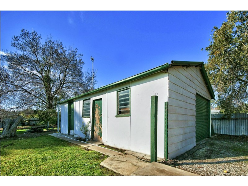 521 Poictiers Street, Deniliquin NSW 2710