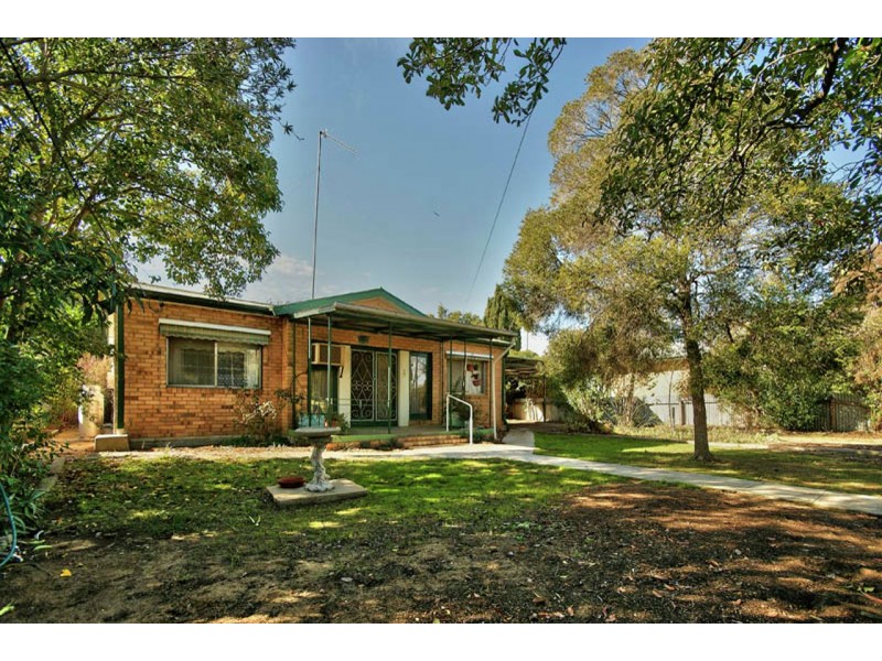 521 Poictiers Street, Deniliquin NSW 2710