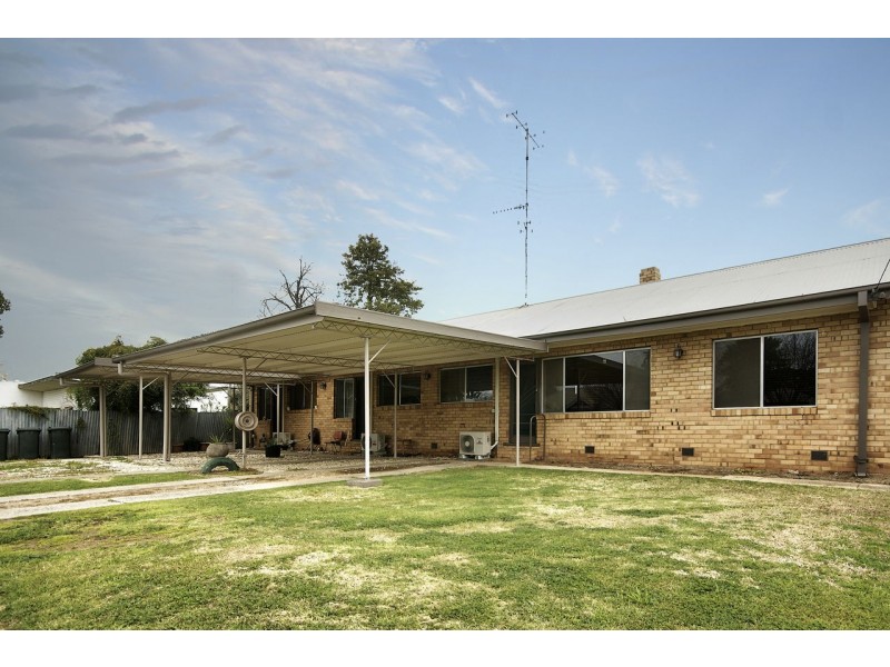 1/306 Wick Street, Deniliquin NSW 2710