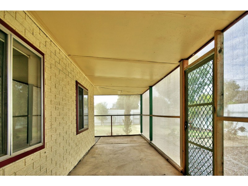 492 Henry Street, Deniliquin NSW 2710