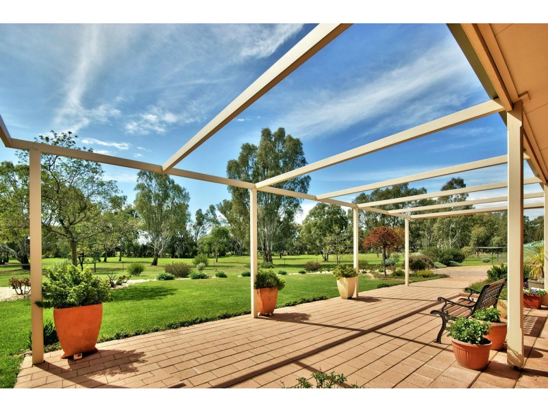 47 Cooinda Lane, Deniliquin NSW 2710