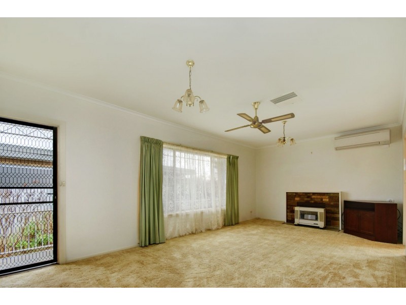 227 Waring Street, Deniliquin NSW 2710