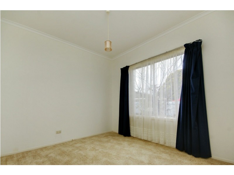 227 Waring Street, Deniliquin NSW 2710