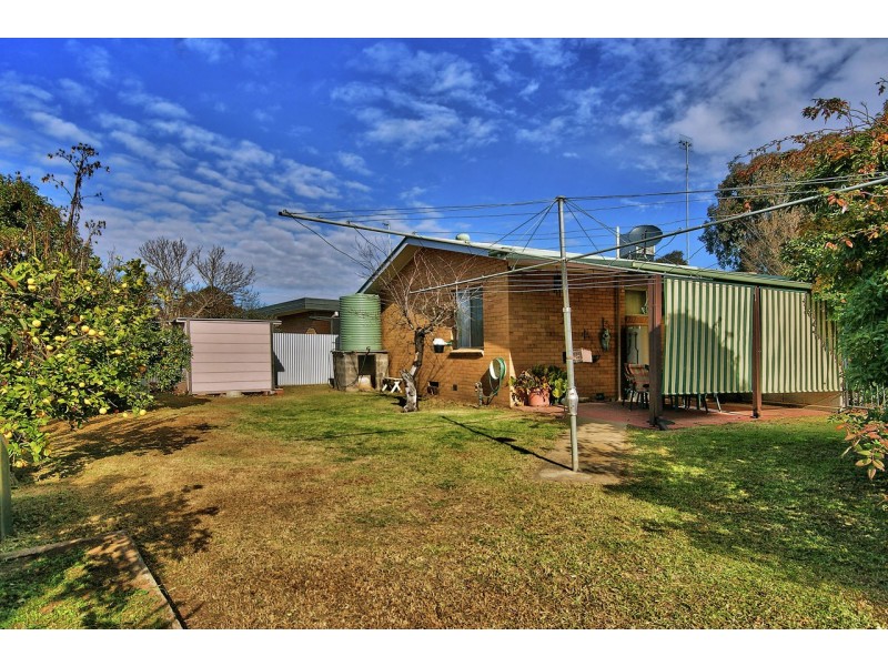 227 Waring Street, Deniliquin NSW 2710