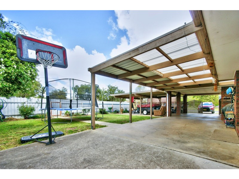 169 Quarry Street, Deniliquin NSW 2710