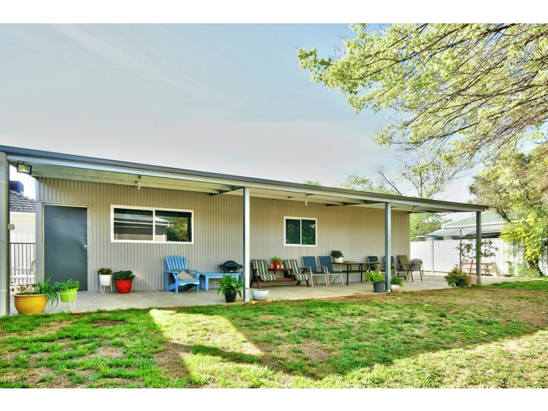 469 Cressy Street, Deniliquin NSW 2710