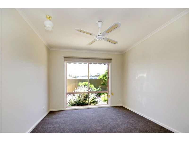 2/452 Charlotte St, Deniliquin NSW 2710