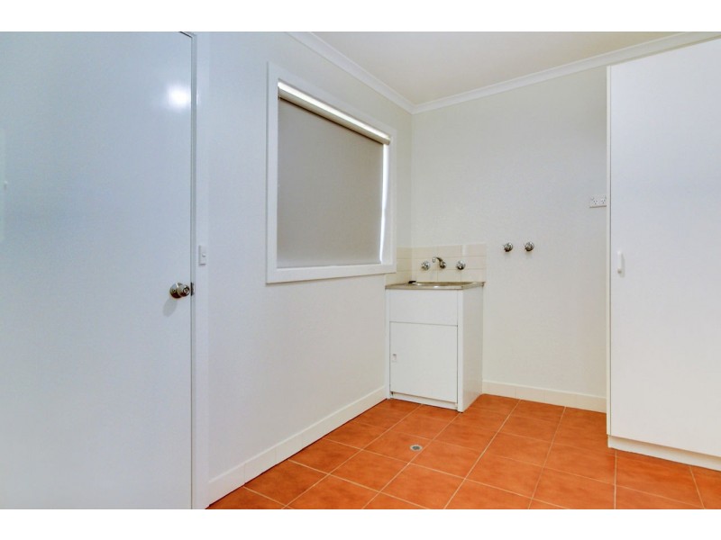 2/452 Charlotte St, Deniliquin NSW 2710