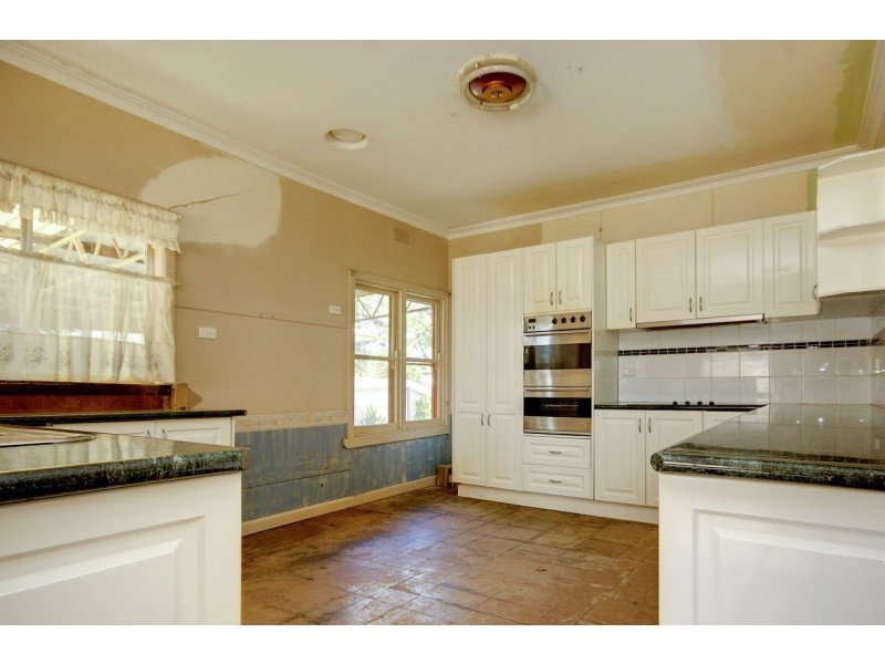 239 Henry Street, Deniliquin NSW 2710