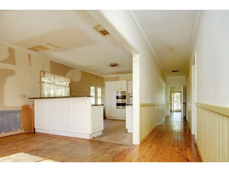 239 Henry Street, Deniliquin NSW 2710