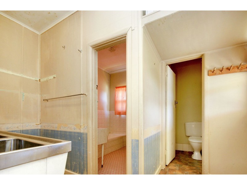 239 Henry Street, Deniliquin NSW 2710