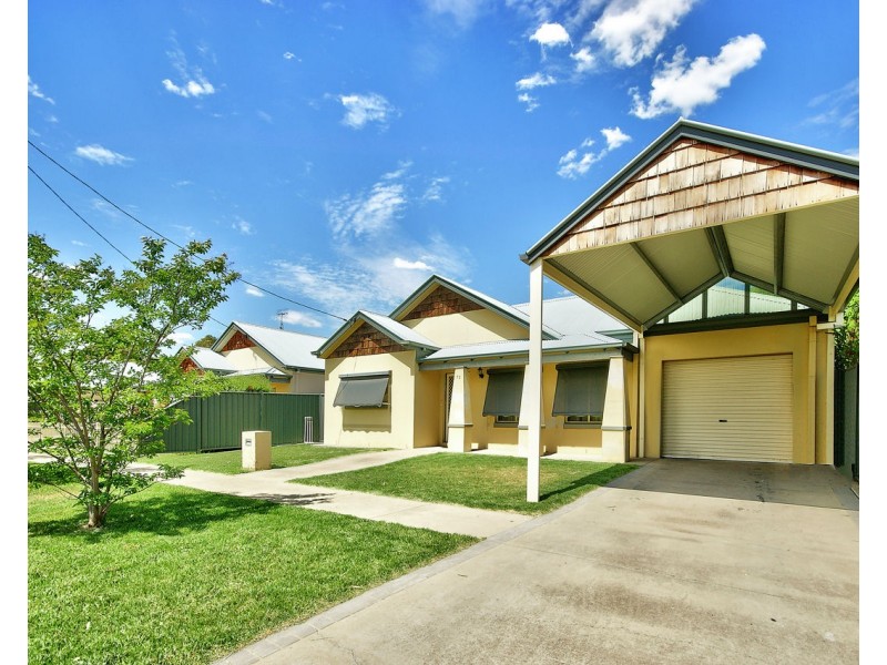 72 Macauley Street, Deniliquin NSW 2710