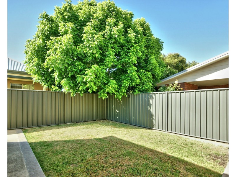 72 Macauley Street, Deniliquin NSW 2710