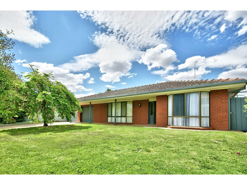 9 Mazamet Court, Deniliquin NSW 2710