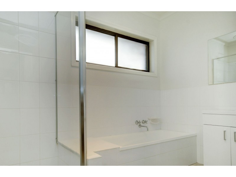 9 Mazamet Court, Deniliquin NSW 2710