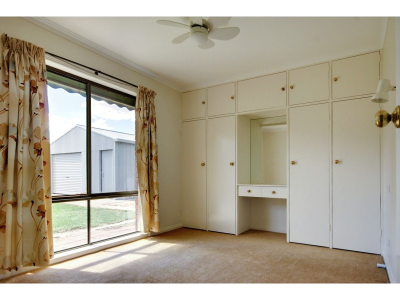 9 Mazamet Court, Deniliquin NSW 2710