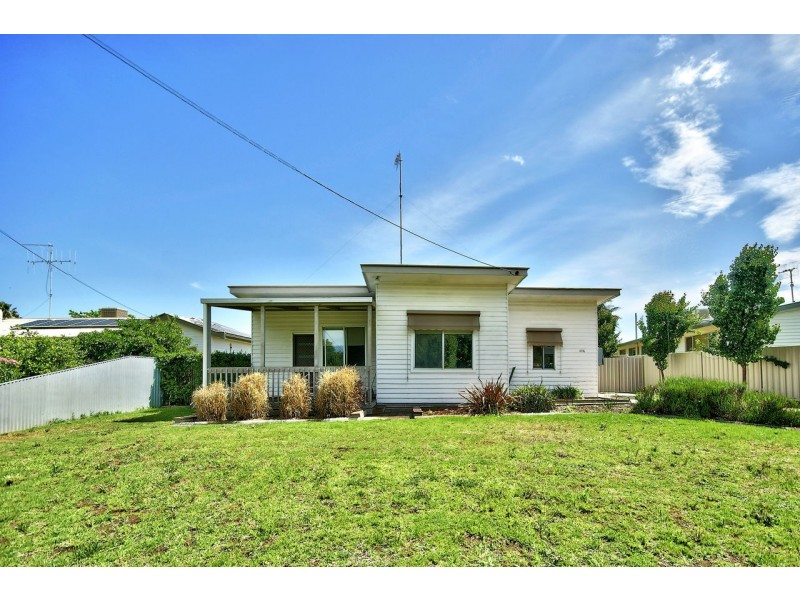 406 Campbell Crescent, Deniliquin NSW 2710