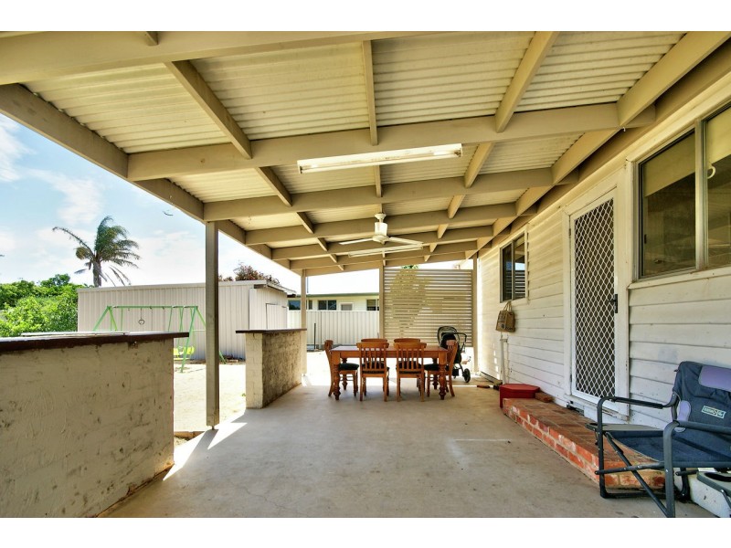 406 Campbell Crescent, Deniliquin NSW 2710