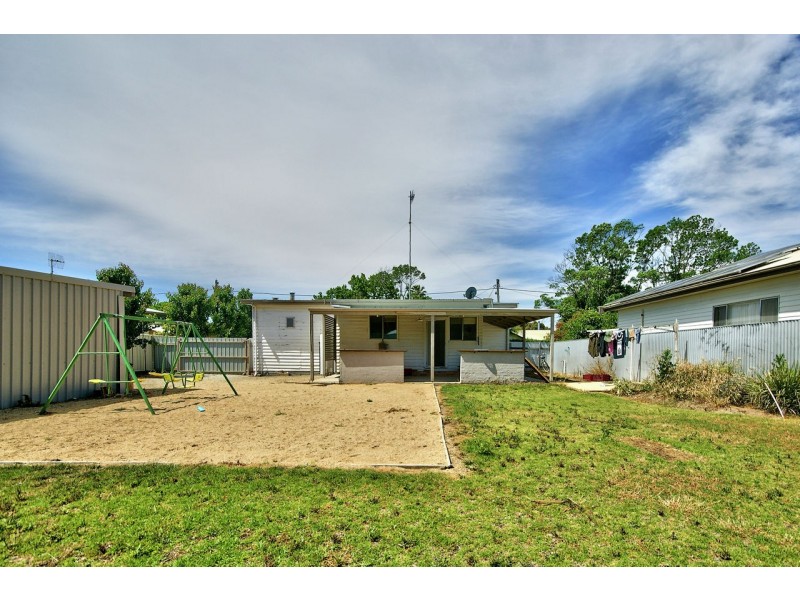 406 Campbell Crescent, Deniliquin NSW 2710